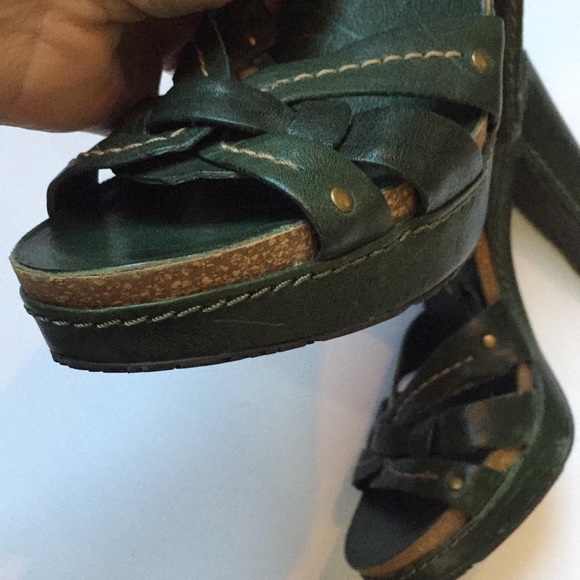 Frye Green Leather T-Strap Heels - Picture 10 of 12